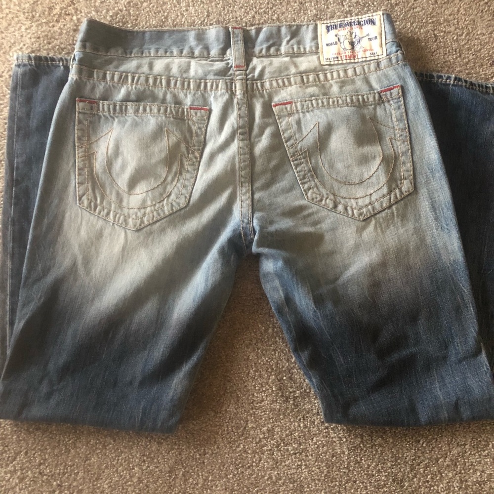 Men’s True Religion Medium Wash Jeans Size 38